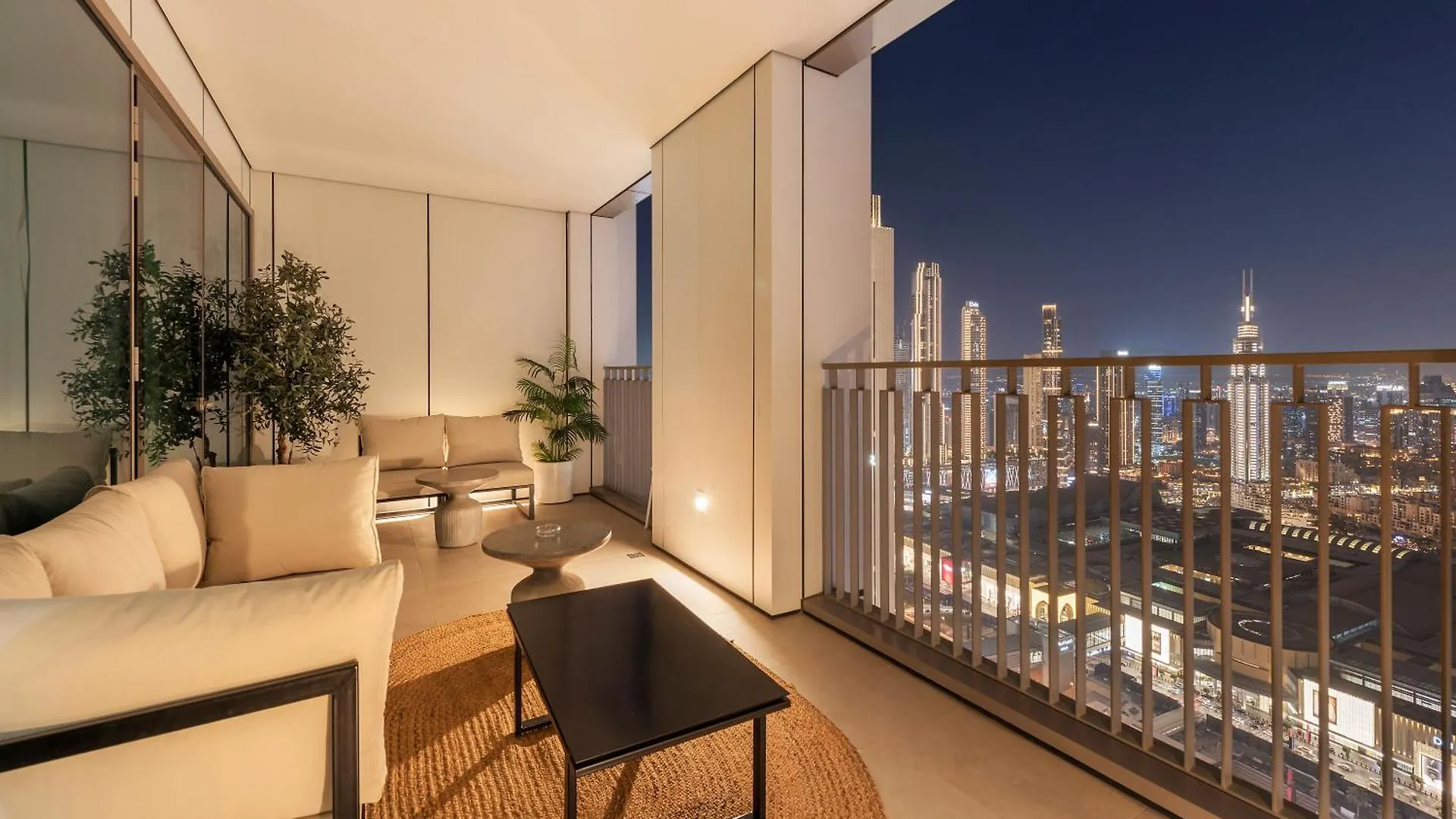 4Br With Spacious Balcony & Stunning Burj Khalifa Views Dubai 0*,