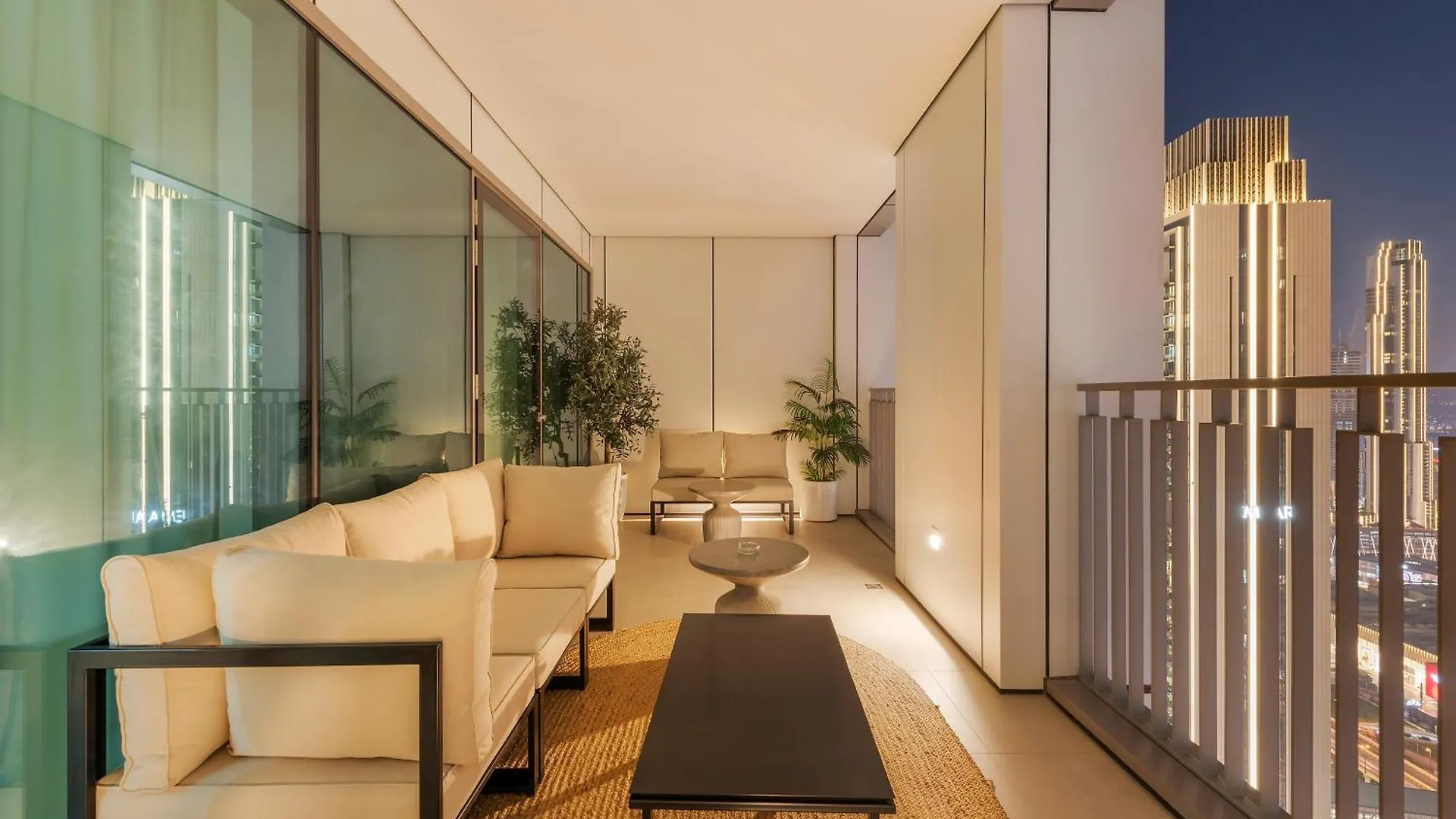 4Br With Spacious Balcony & Stunning Burj Khalifa Views Dubai Apartment