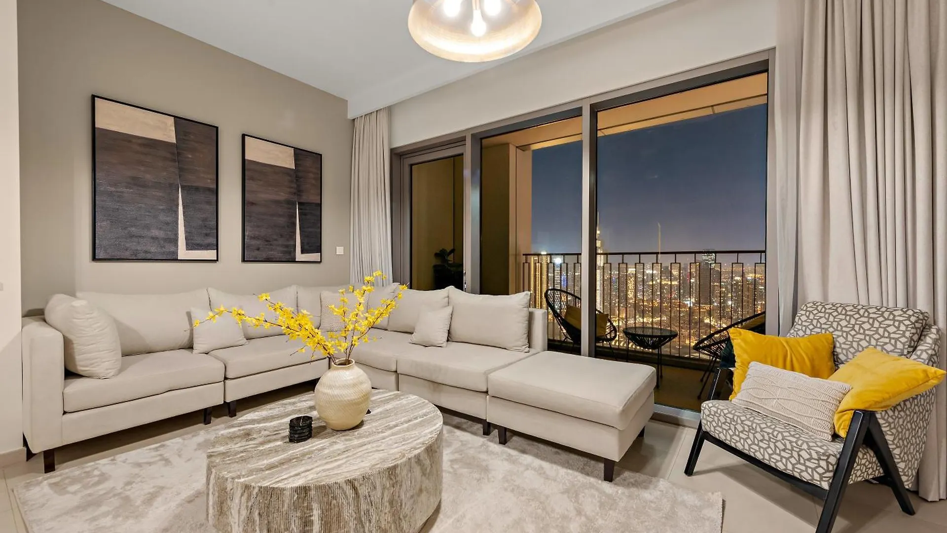 Apartment 4Br With Spacious Balcony & Stunning Burj Khalifa Views Dubai