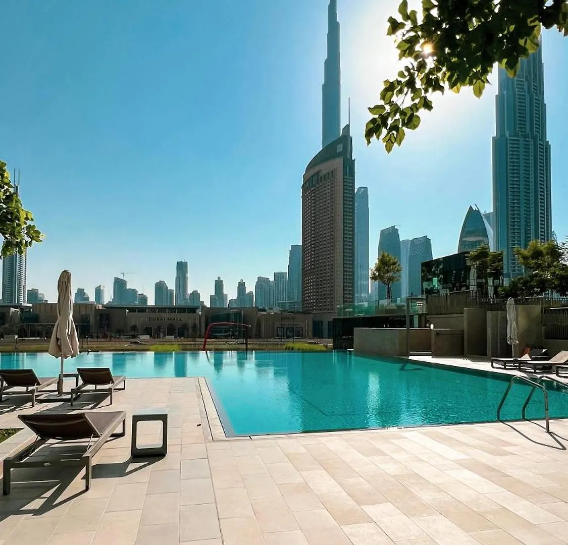 Apartment 4Br With Spacious Balcony & Stunning Burj Khalifa Views Dubai