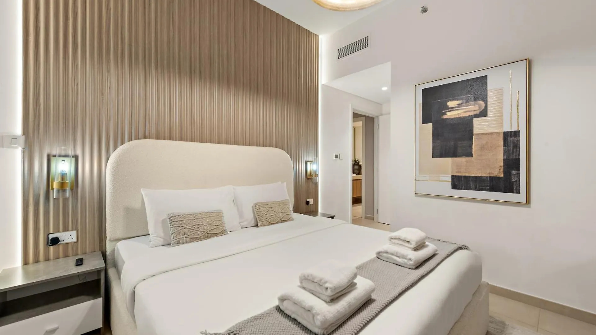 4Br With Spacious Balcony & Stunning Burj Khalifa Views Dubai United Arab Emirates