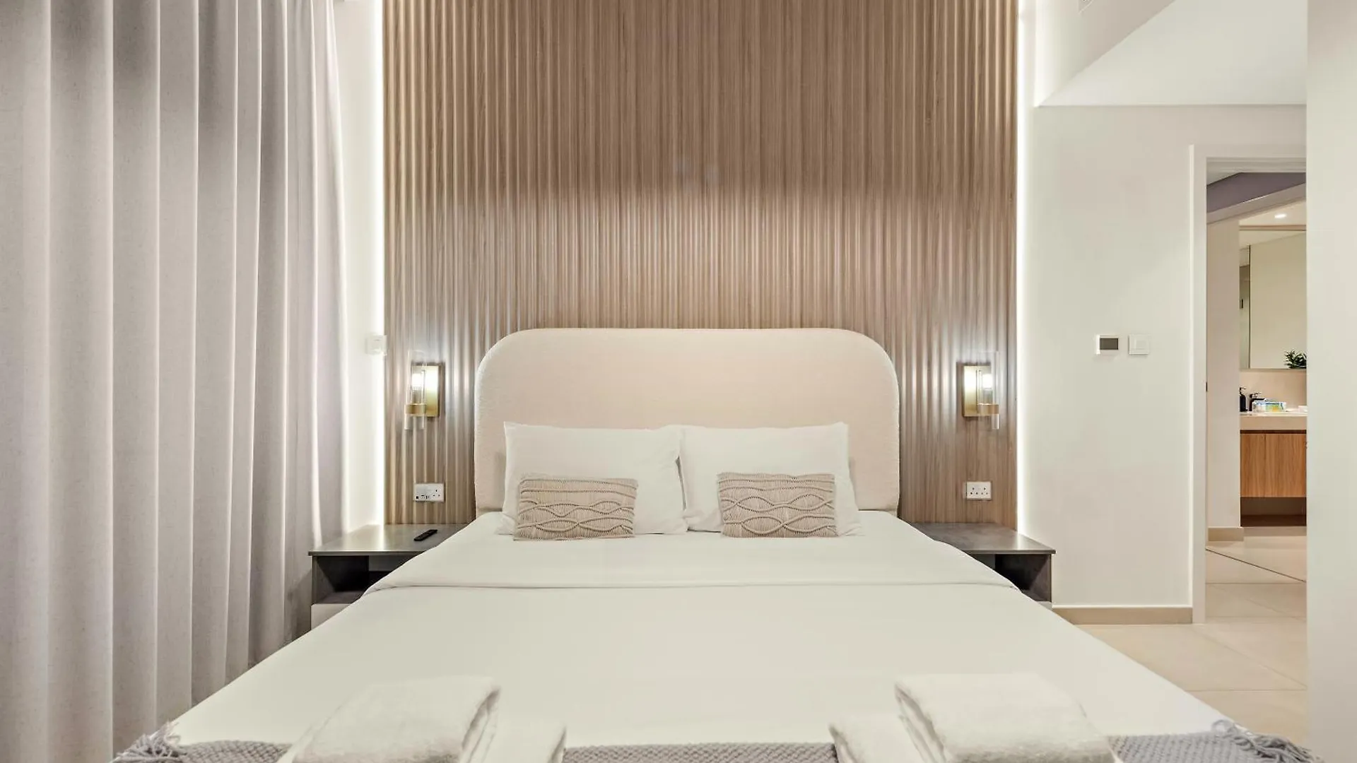 4Br With Spacious Balcony & Stunning Burj Khalifa Views Dubai 0*,  United Arab Emirates