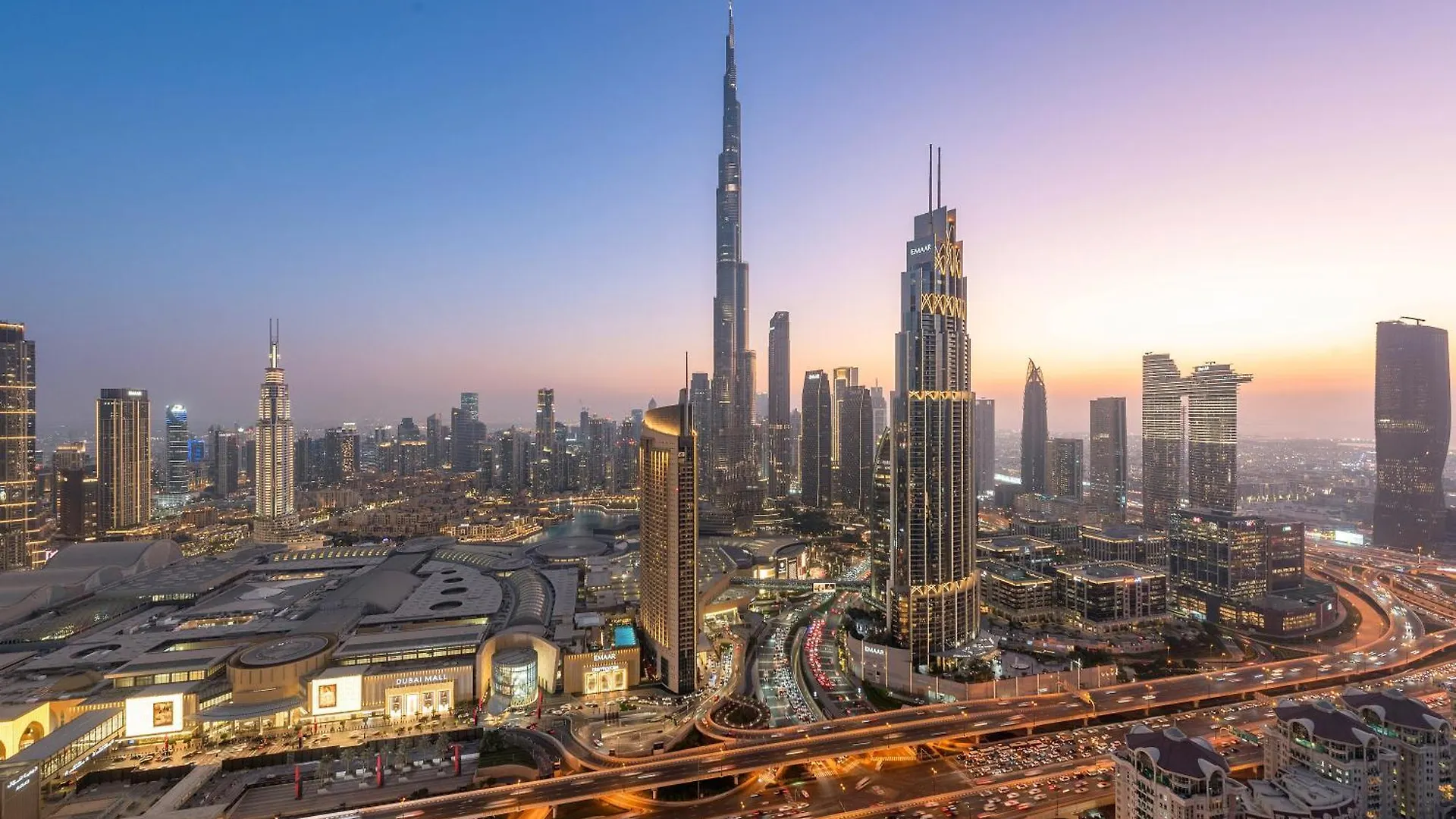 4Br With Spacious Balcony & Stunning Burj Khalifa Views Dubai Apartment