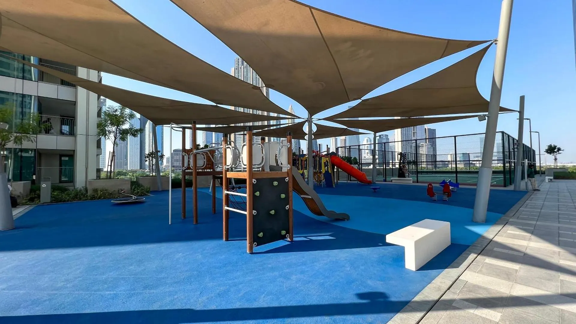Apartment 4Br With Spacious Balcony & Stunning Burj Khalifa Views Dubai